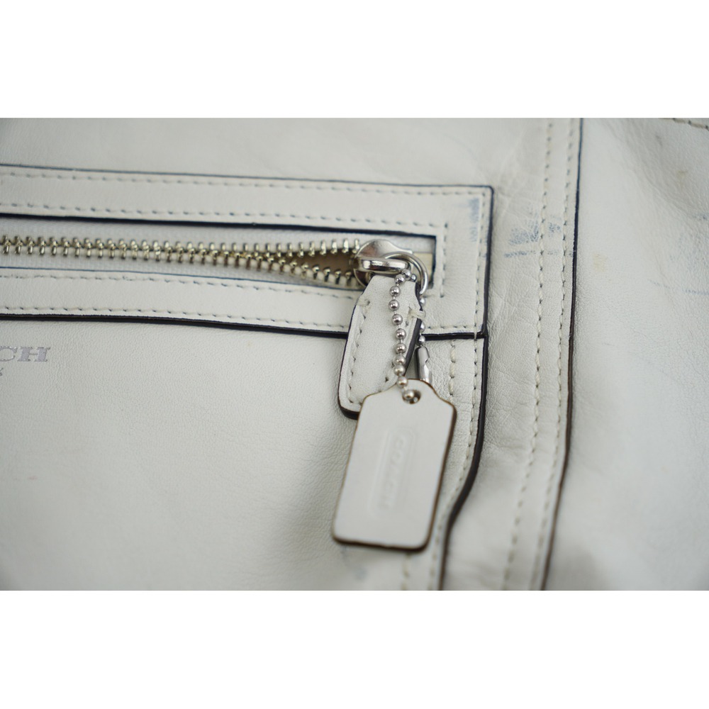 Coach Leather Cutout Handle Clutch Bag Womens White Zipper Pocket Fair - Picture 3 of 12